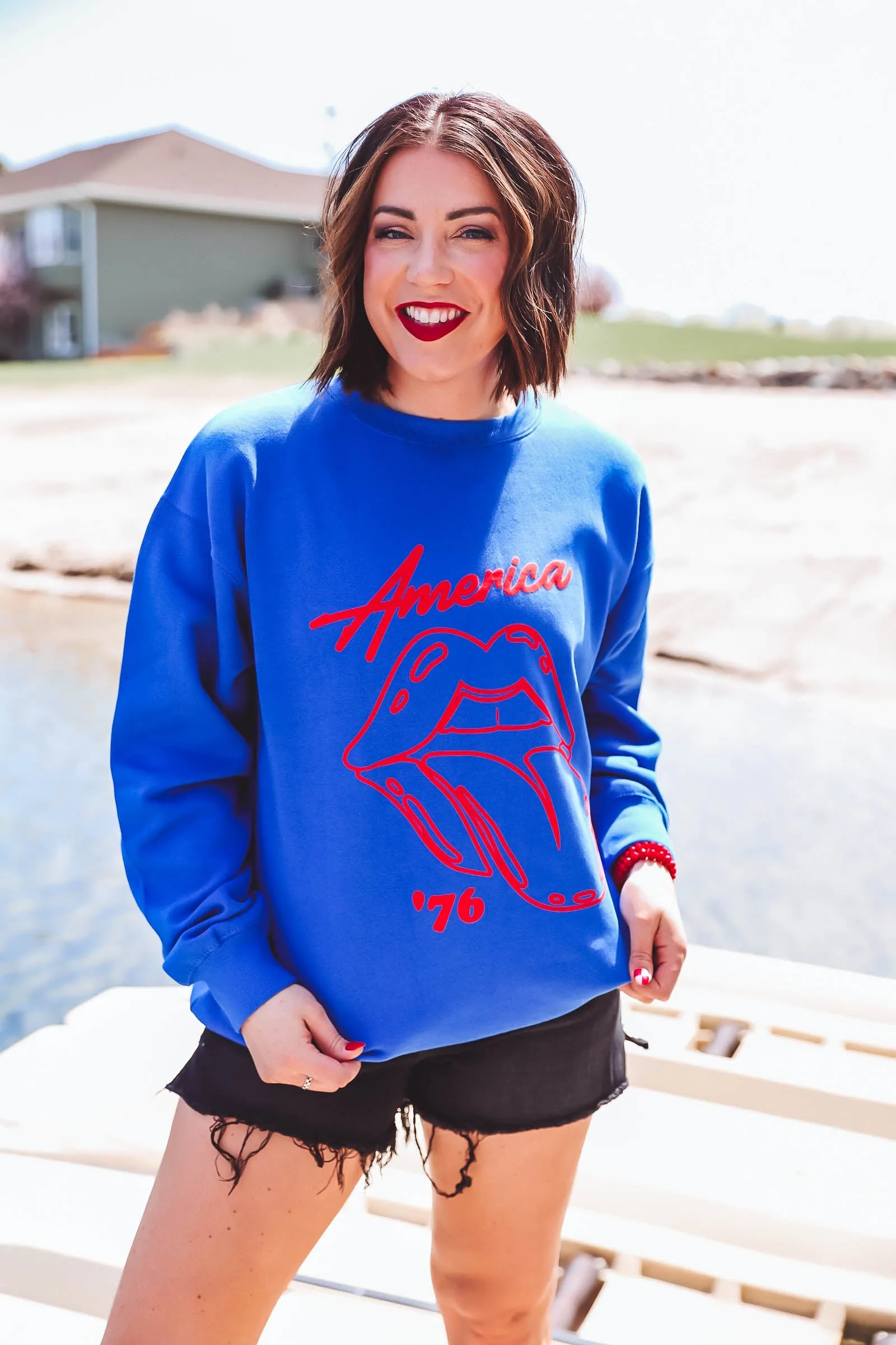 America Lips Crewneck