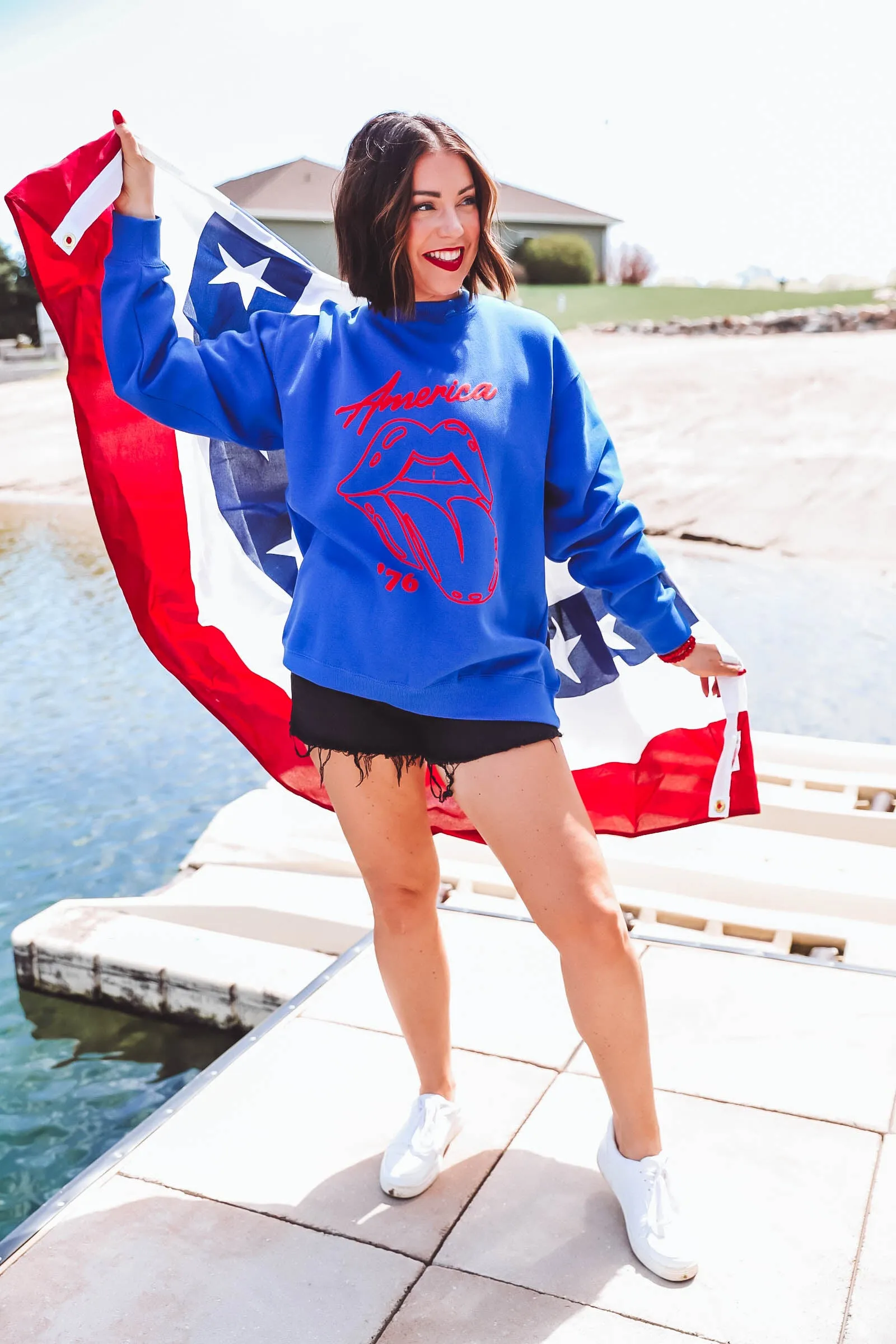 America Lips Crewneck