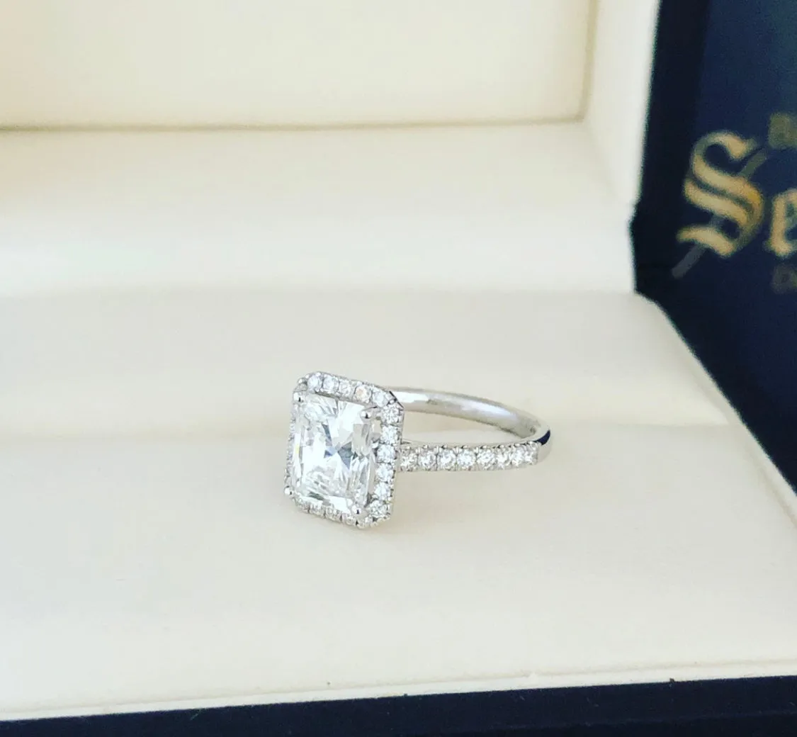 Diamond engagement ring