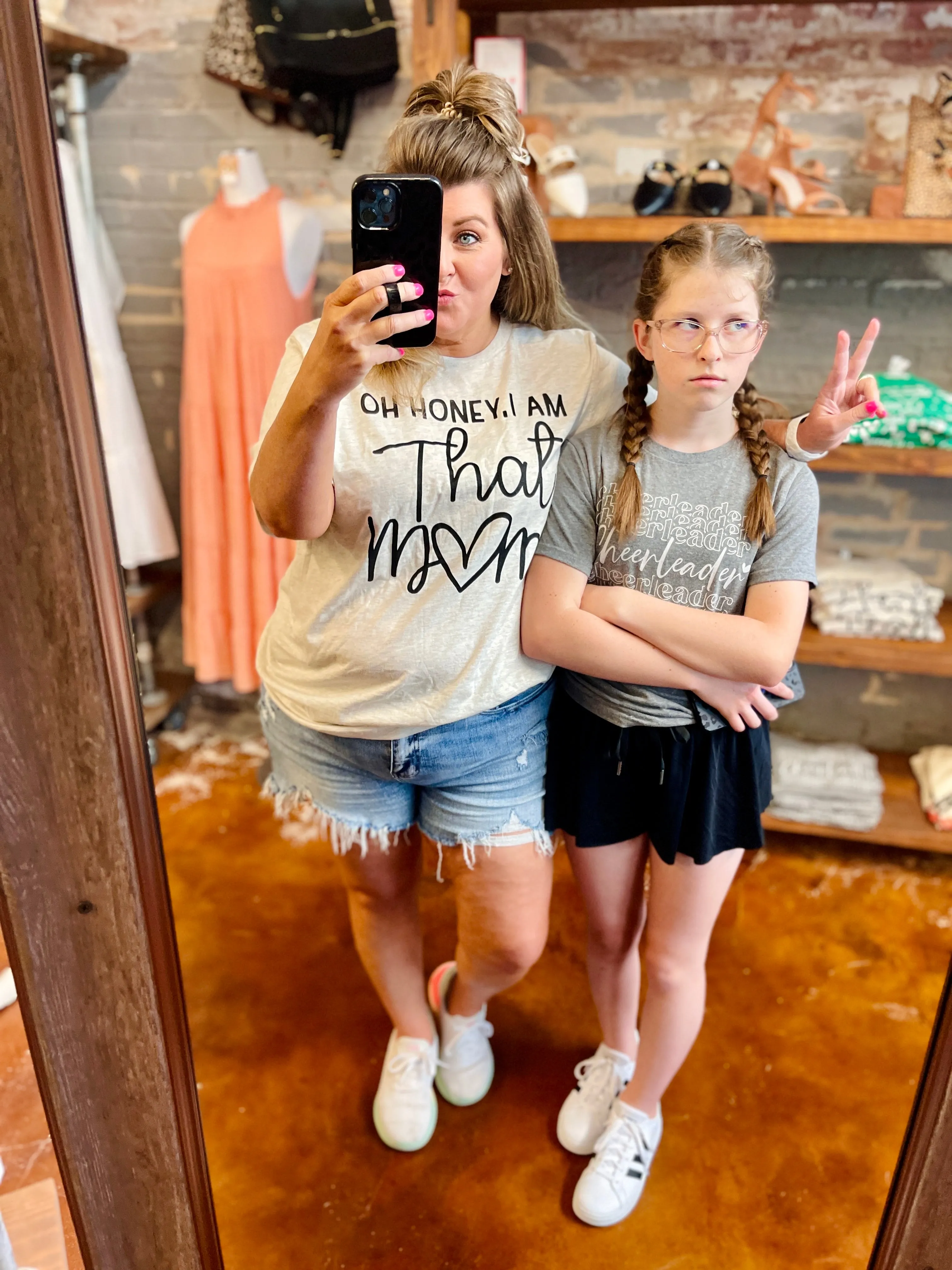 Oh Honey I Am That Mom Graphic Tee